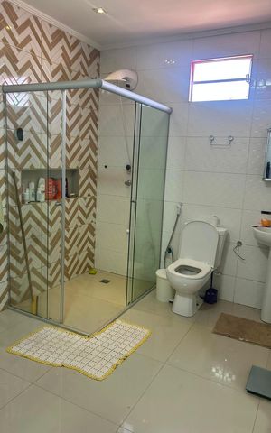 Casa à venda com 150m², 4 quartos e 2 vagas Casa à venda com 150m², 4 quartos e 2 vagasBanheiro