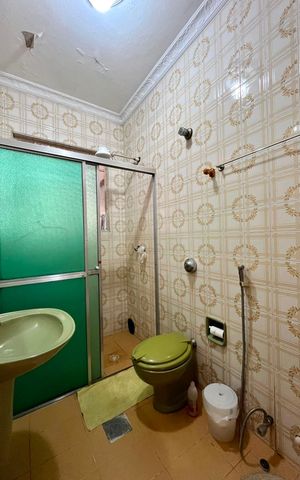 Casa à venda com 448m², 3 quartos e 3 vagas Casa à venda com 448m², 3 quartos e 3 vagasBanheiro
