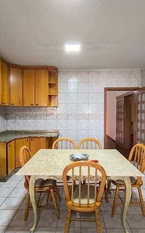 Casa para alugar com 202m², 3 quartos e 3 vagas Casa para alugar com 202m², 3 quartos e 3 vagasCozinha