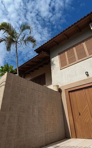 Casa para alugar com 202m², 3 quartos e 3 vagas Casa para alugar com 202m², 3 quartos e 3 vagasFachada