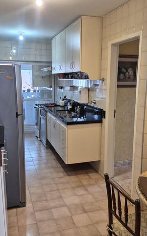 Apartamento à venda com 156m², 4 quartos e 2 vagas Apartamento à venda com 156m², 4 quartos e 2 vagasCozinha