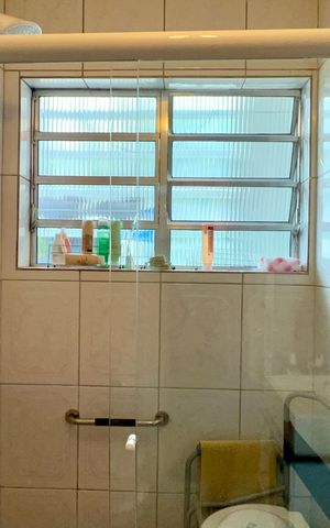 Apartamento à venda com 75m², 2 quartos e sem vaga Apartamento à venda com 75m², 2 quartos e sem vagaBanheiro