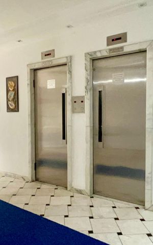 Apartamento à venda com 75m², 2 quartos e sem vaga Apartamento à venda com 75m², 2 quartos e sem vagaHall de entrada