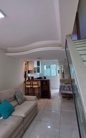 Casa à venda com 114m², 2 quartos e 3 vagas Casa à venda com 114m², 2 quartos e 3 vagasSala
