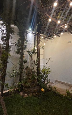 Casa à venda com 114m², 2 quartos e 3 vagas Casa à venda com 114m², 2 quartos e 3 vagasÁrea externa