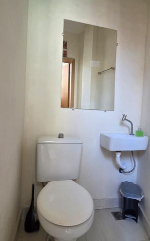 Casa à venda com 114m², 2 quartos e 3 vagas Casa à venda com 114m², 2 quartos e 3 vagasBanheiro