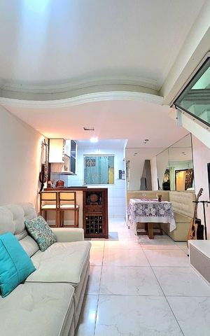 Casa à venda com 114m², 2 quartos e 3 vagas Casa à venda com 114m², 2 quartos e 3 vagasSala