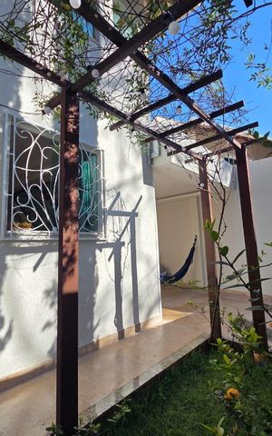 Casa à venda com 114m², 2 quartos e 3 vagas Casa à venda com 114m², 2 quartos e 3 vagasÁrea externa