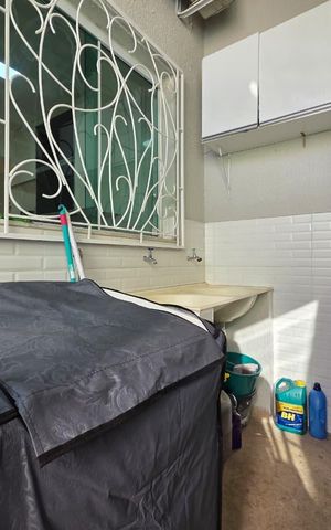 Casa à venda com 114m², 2 quartos e 3 vagas Casa à venda com 114m², 2 quartos e 3 vagasÁrea de serviço