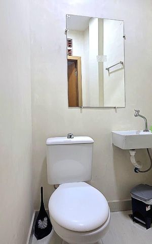 Casa à venda com 114m², 2 quartos e 3 vagas Casa à venda com 114m², 2 quartos e 3 vagasBanheiro