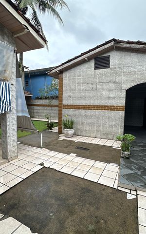 Casa para alugar com 330m², 4 quartos e 2 vagas Casa para alugar com 330m², 4 quartos e 2 vagasQuintal