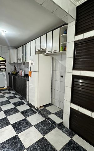 Casa para alugar com 330m², 4 quartos e 2 vagas Casa para alugar com 330m², 4 quartos e 2 vagasCozinha