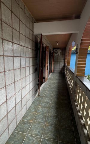 Casa para alugar com 330m², 4 quartos e 2 vagas Casa para alugar com 330m², 4 quartos e 2 vagasVaranda do Quarto
