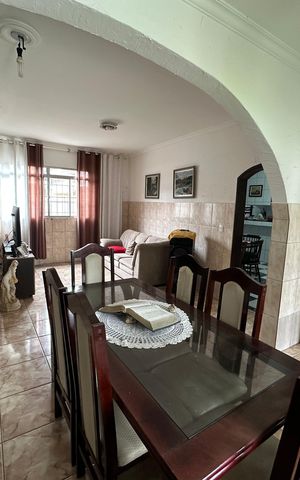 Casa para alugar com 330m², 4 quartos e 2 vagas Casa para alugar com 330m², 4 quartos e 2 vagasSala de Jantar