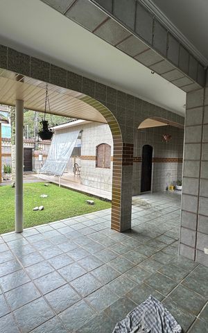 Casa para alugar com 330m², 4 quartos e 2 vagas Casa para alugar com 330m², 4 quartos e 2 vagasVaranda da Sala