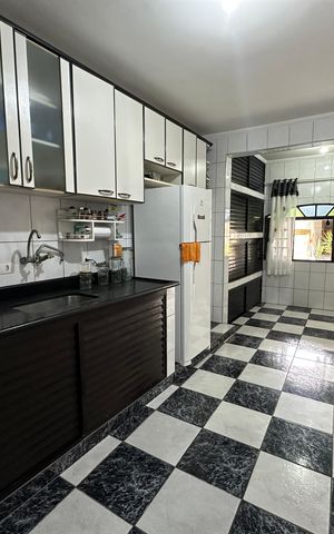 Casa para alugar com 330m², 4 quartos e 2 vagas Casa para alugar com 330m², 4 quartos e 2 vagasCozinha