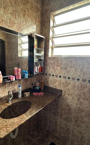 Casa para alugar com 330m², 4 quartos e 2 vagas Casa para alugar com 330m², 4 quartos e 2 vagasBanheiro 2