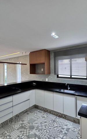 Casa de condomínio à venda com 180m², 4 quartos e 2 vagas Casa de condomínio à venda com 180m², 4 quartos e 2 vagasCozinha
