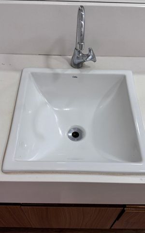 Casa de condomínio à venda com 180m², 4 quartos e 2 vagas Casa de condomínio à venda com 180m², 4 quartos e 2 vagasSuíte - Banheiro