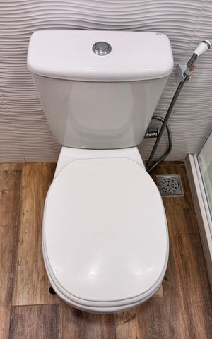 Casa de condomínio à venda com 180m², 4 quartos e 2 vagas Casa de condomínio à venda com 180m², 4 quartos e 2 vagasBanheiro Social