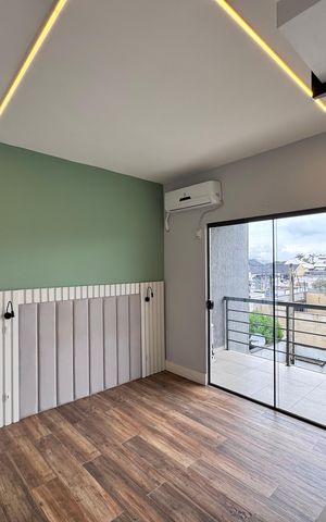 Casa de condomínio à venda com 180m², 4 quartos e 2 vagas Casa de condomínio à venda com 180m², 4 quartos e 2 vagasSuíte