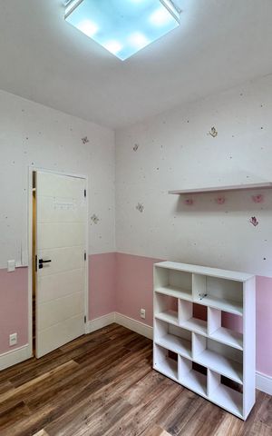 Casa de condomínio à venda com 180m², 4 quartos e 2 vagas Casa de condomínio à venda com 180m², 4 quartos e 2 vagasQuarto 2