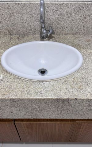 Casa de condomínio à venda com 180m², 4 quartos e 2 vagas Casa de condomínio à venda com 180m², 4 quartos e 2 vagasLavabo