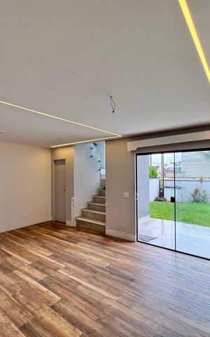 Casa de condomínio à venda com 180m², 4 quartos e 2 vagas Casa de condomínio à venda com 180m², 4 quartos e 2 vagasSala