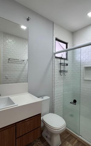 Casa de condomínio à venda com 180m², 4 quartos e 2 vagas Casa de condomínio à venda com 180m², 4 quartos e 2 vagasSuíte - Banheiro
