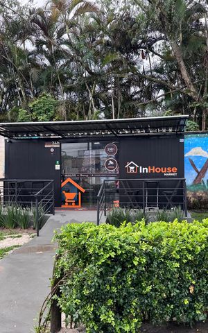 Casa de condomínio à venda com 180m², 4 quartos e 2 vagas Casa de condomínio à venda com 180m², 4 quartos e 2 vagasÁrea comum