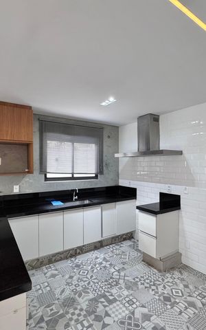 Casa de condomínio à venda com 180m², 4 quartos e 2 vagas Casa de condomínio à venda com 180m², 4 quartos e 2 vagasCozinha