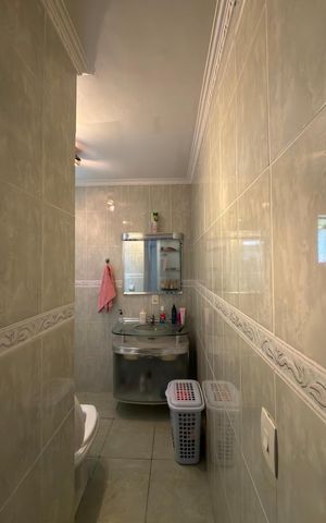 Casa à venda com 256m², 3 quartos e 2 vagasSuíte 1 Banheiro 