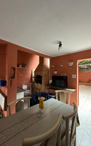 Casa à venda com 256m², 3 quartos e 2 vagasÁrea de Serviço