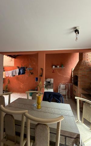 Casa à venda com 256m², 3 quartos e 2 vagasÁrea de Serviço