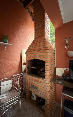 Casa à venda com 256m², 3 quartos e 2 vagasChurrasqueira