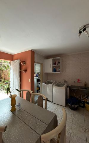 Casa à venda com 256m², 3 quartos e 2 vagasÁrea de Serviço