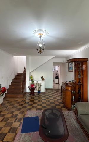 Casa à venda com 256m², 3 quartos e 2 vagasSala 