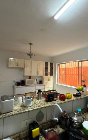 Casa à venda com 256m², 3 quartos e 2 vagasCopa e Cozinha 