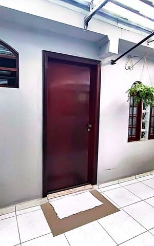 Casa à venda com 189m², 4 quartos e 2 vagas Casa à venda com 189m², 4 quartos e 2 vagasÁrea externa