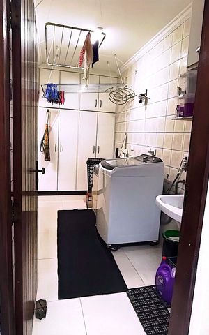 Casa à venda com 189m², 4 quartos e 2 vagas Casa à venda com 189m², 4 quartos e 2 vagasÁrea de serviço