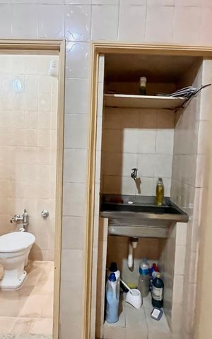 Apartamento à venda com 139m², 3 quartos e sem vaga Apartamento à venda com 139m², 3 quartos e sem vagaBanheiro de serviço