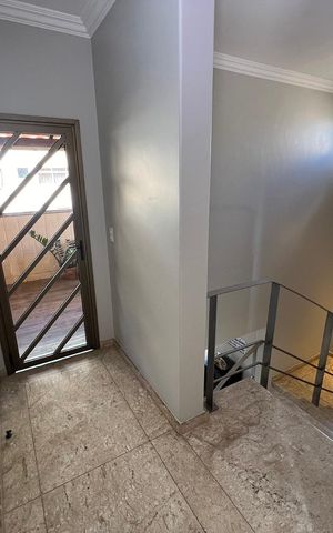 Apartamento à venda com 400m², 5 quartos e 4 vagas Apartamento à venda com 400m², 5 quartos e 4 vagasCorredor