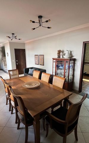 Apartamento à venda com 400m², 5 quartos e 4 vagas Apartamento à venda com 400m², 5 quartos e 4 vagasSala