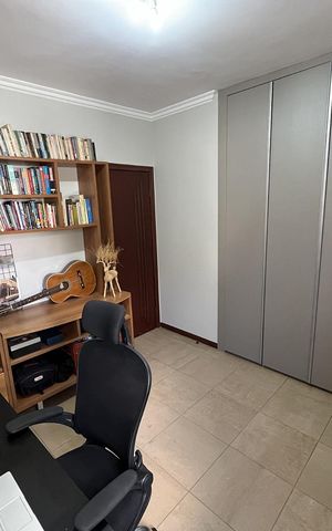 Apartamento à venda com 400m², 5 quartos e 4 vagas Apartamento à venda com 400m², 5 quartos e 4 vagasQuarto