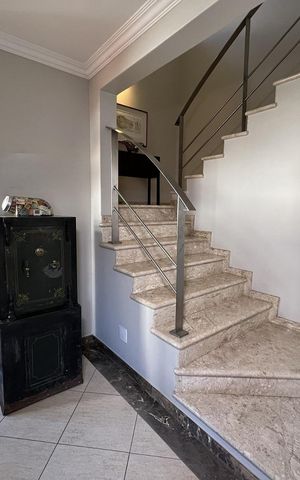 Apartamento à venda com 400m², 5 quartos e 4 vagas Apartamento à venda com 400m², 5 quartos e 4 vagasCorredor
