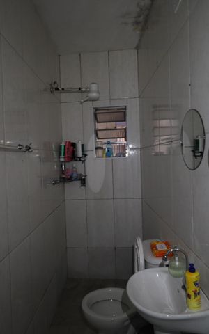 Casa à venda com 470m², 3 quartos e 4 vagasBanheiro social