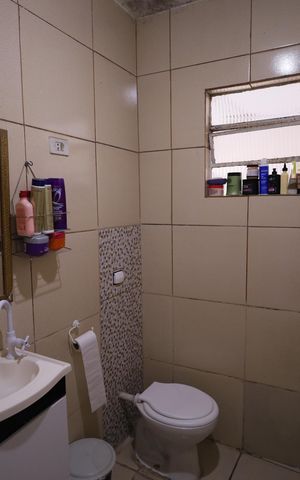 Casa à venda com 470m², 3 quartos e 4 vagasCasa 2 - Banheiro social 