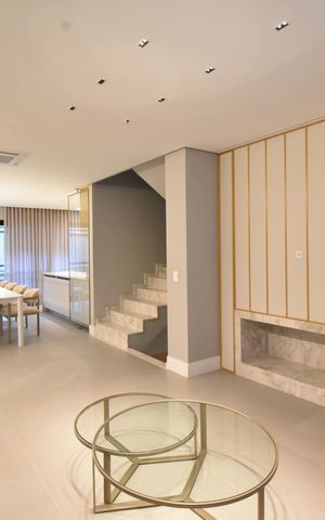 Casa de condomínio à venda com 266m², 3 quartos e 2 vagasSala