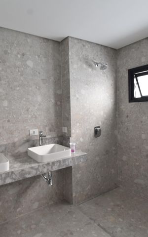 Casa de condomínio à venda com 266m², 3 quartos e 2 vagasBanheiro da Suíte