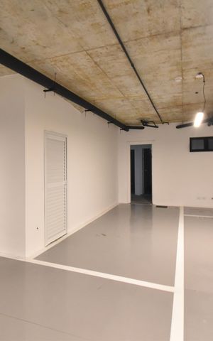 Casa de condomínio à venda com 266m², 3 quartos e 2 vagasVaga de Garagem